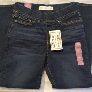Signature by Levi Strauss Women's Levis Pull-On Skinny  Jeans Size 8M W29